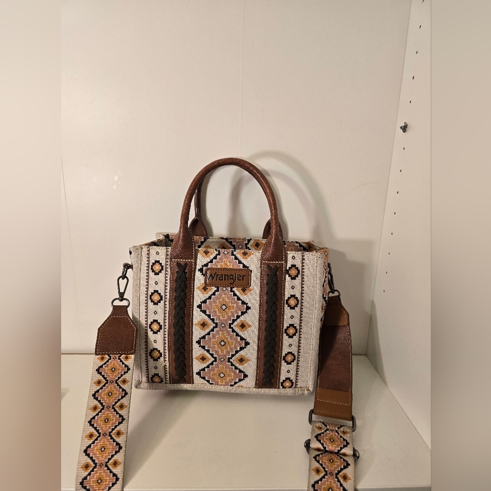 Wrangler Tan and Cream Geometric Crossbody Bag